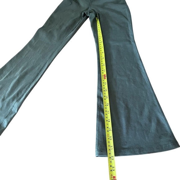 Old Navy Active PowerChill Flare Leggings | High Rise Crossover Waist M Girls - Picture 5 of 9